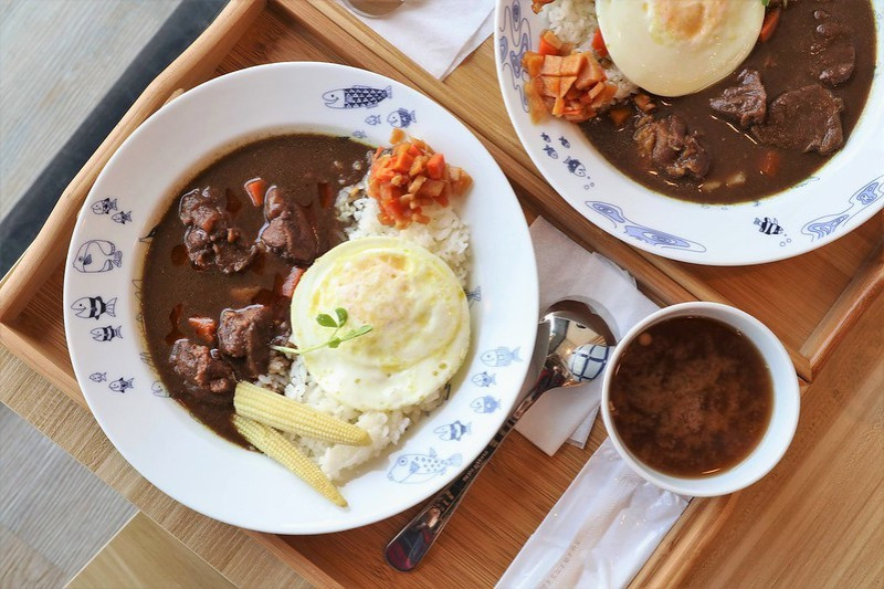 中崎家正統日式咖哩。不到兩百元也能品嘗的東京職人咖哩－用燉煮軟嫩的牛腱，問候一段歲月靜好