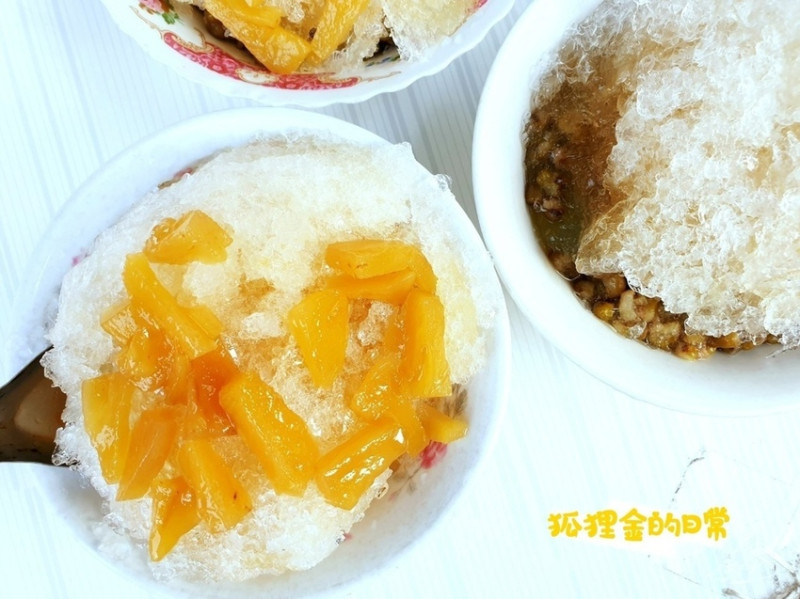 彰化美食 │ 鹿港發記粉粿冰 鹿港第一公有市場一甲子老店 超正點傳統鳳梨糖水 再撐也要來一碗