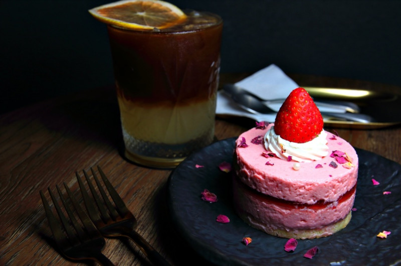 台中網美IG打卡咖啡廳推薦 VIVRE CAFE 琲癮咖啡 Tiffany 藍外觀超吸睛 咖啡 下午茶 蛋糕點心