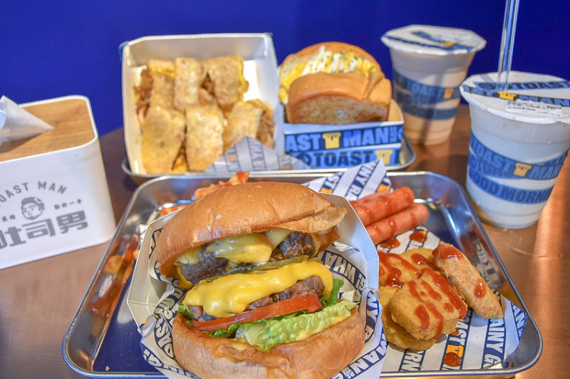 【台中早午餐-吐司男TOASTMAN】極具特色特製布里歐修吐司、漢堡、蛋餅，大份量平價早午餐