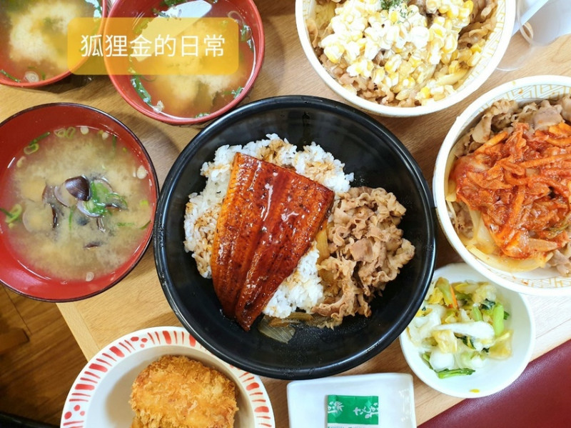 台中美食 │ すき家Sukiya 食其家 台中健行博館店 59元起就可以吃到牛肉丼啦 日本兩千多家超強丼飯品牌