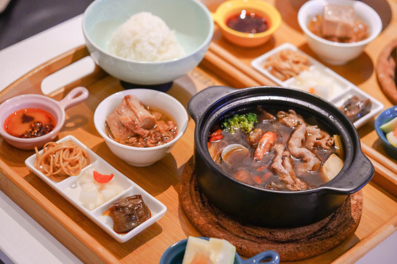  土城美食 陶淵明五覺煲湯食堂X魔王 新北土城 喝湯要喝的好喝的巧 招牌蕃茄煲湯 祖傳藥膳煲湯 原味覺醒煲湯 每日新鮮熬煮湯頭 內文有店家資訊與菜單