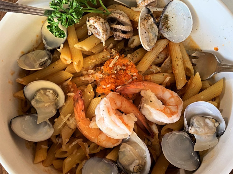 【台中 咖啡】hecho做咖啡一店，都市叢林中的綠意咖啡館喝咖啡聊是非