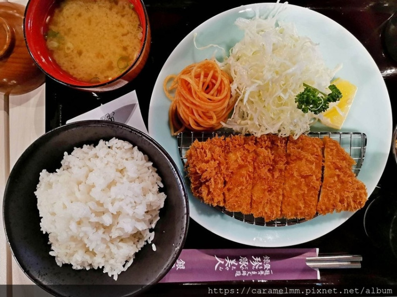 【新竹東區】銀座梅林日式豬排專賣店 昭和2年 台灣第一家 新竹巨城美食街 新竹巨城美食推薦 新竹巨城豬排 銀座梅林豬排菜單