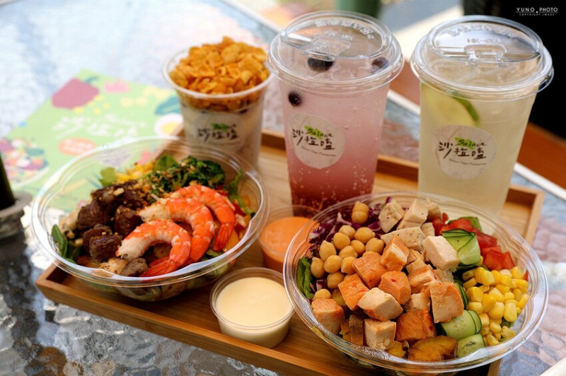 超過20種配料 自選沙拉百元有找！健康低卡無負擔健康輕食新選擇│沙拉嗑(台中西屯)