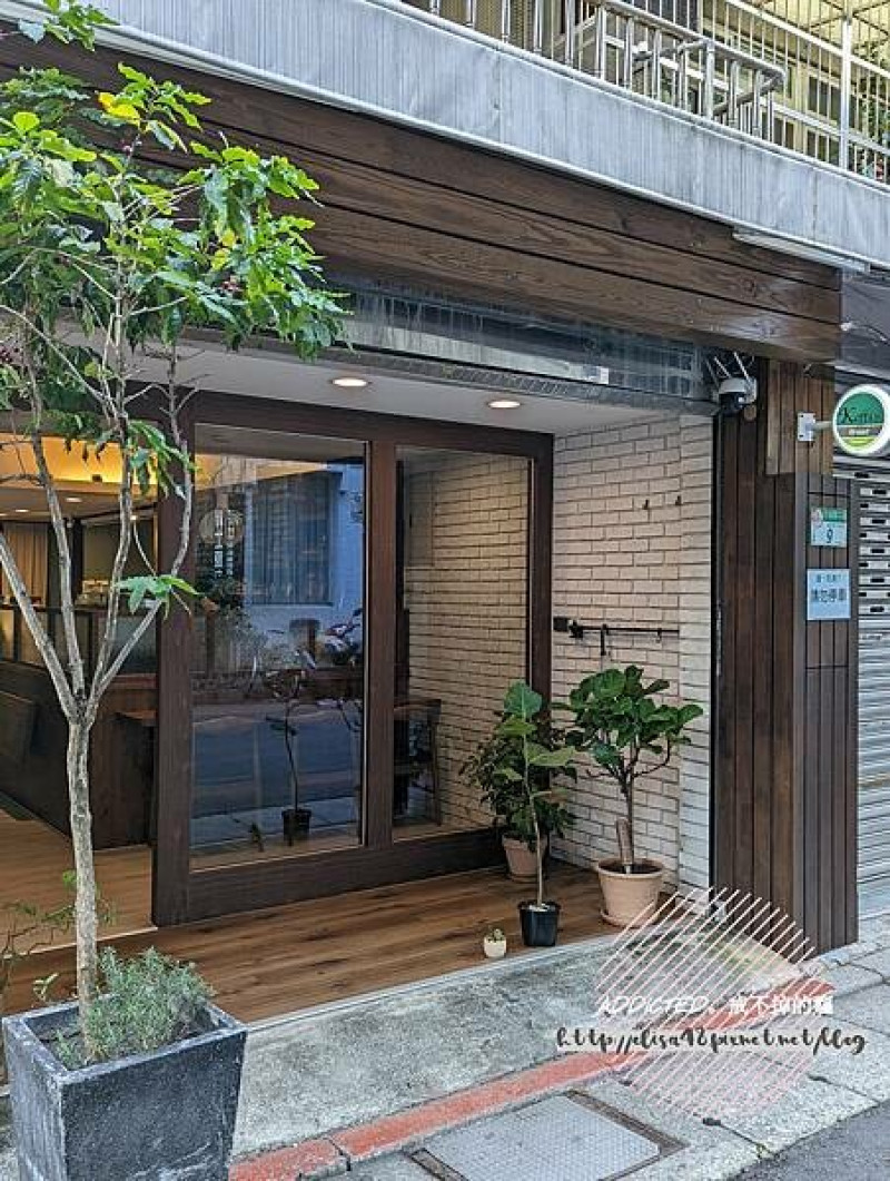 台北士林-[Koffi_and] 近天母棒球場與大葉高島屋，自家製優格與手工麵包，新鮮早午餐餐盤健康豐盛，士東市場旁的日系小巧咖啡廳