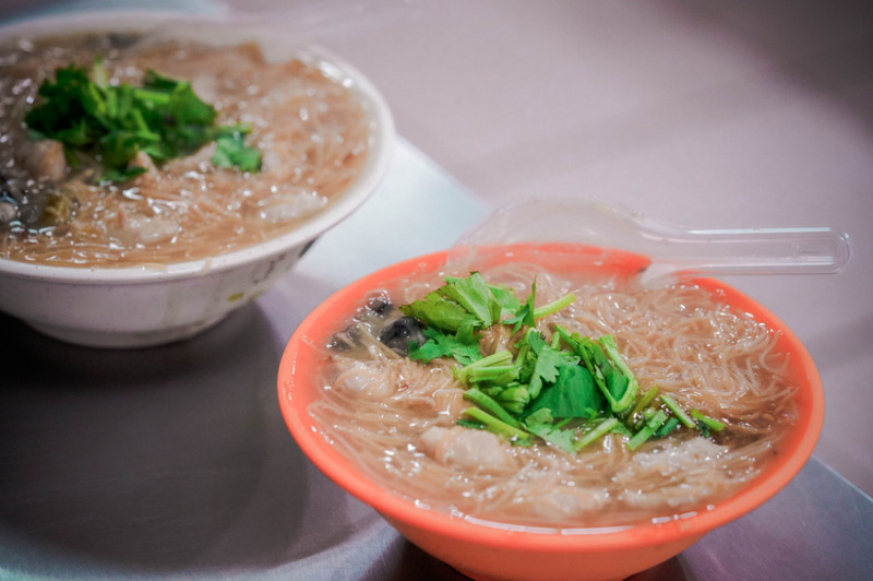 中和美食 宜安路麵線 Ｘ魔王 新北中和區 在地人氣小吃 料多味美的蚵仔肉羹麵線  中和小吃推薦 捷運永安市場站 捷運美食 內文有店家資訊