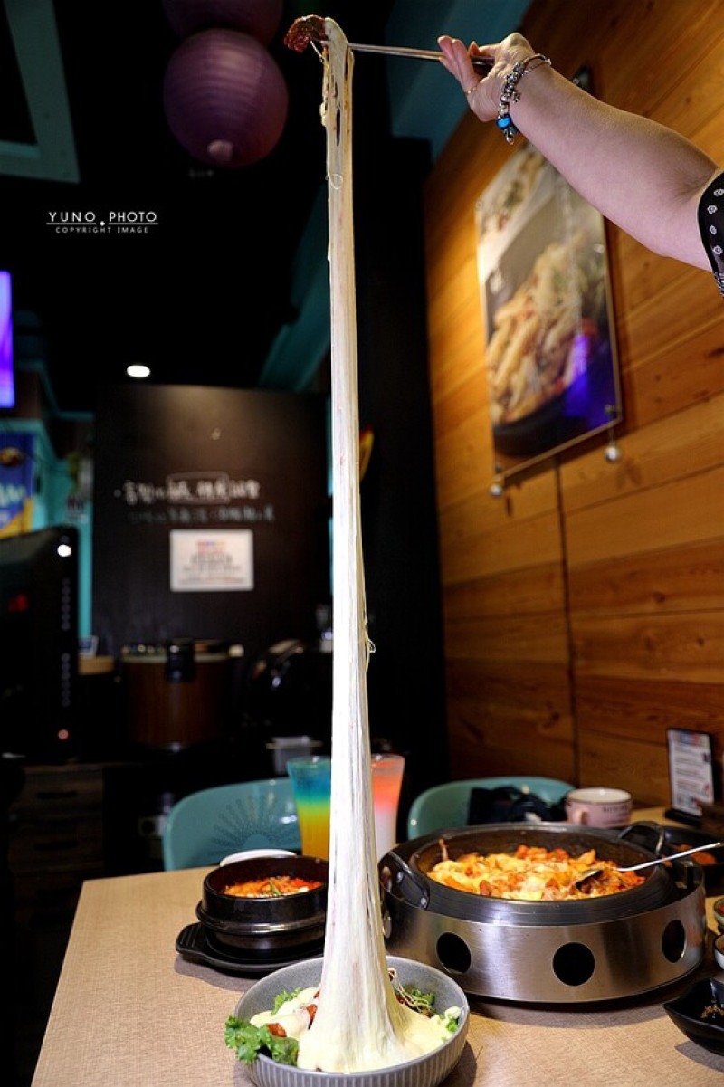 道地小菜吃到飽！韓式調酒超美漸層打卡必點｜首爾韓鍋GangNam(台中西屯)