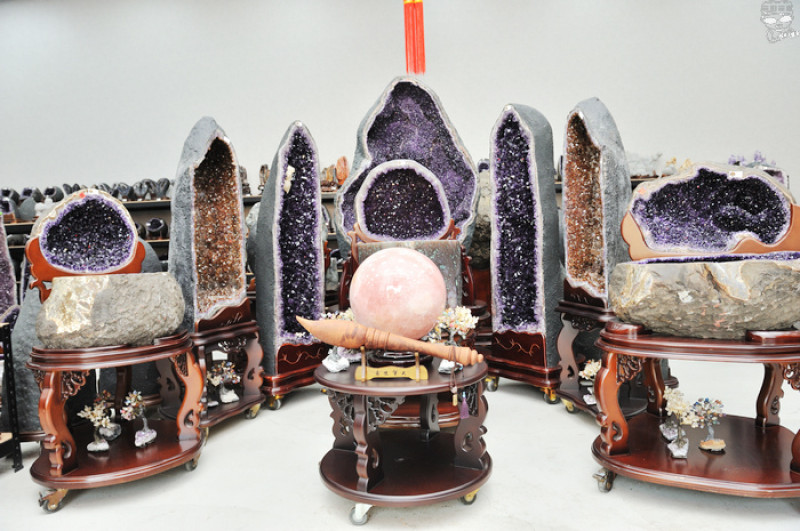 [台中好康]引進優質產地水晶物件，京典臻品 JD Classic給你滿滿的水晶，水晶洞、擺飾、聚寶盆還有手練任您挑選