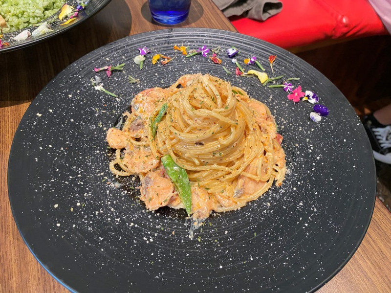 【新竹 美食】MORIES茉莉絲義思廚房，小店藏著驚人的美味。光是濃湯就讓其他人只能仰望