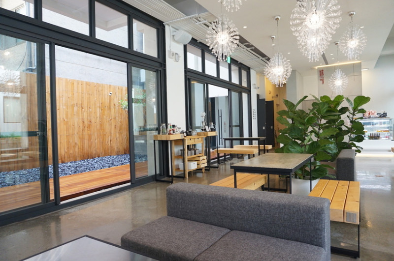 [台中住宿] 嬉行旅 Hotel Si -為女性設計的文青旅宿/ 純白風格氣質加分/ 台中特色住宿/ 台中民宿推薦/ 台中飯店推薦