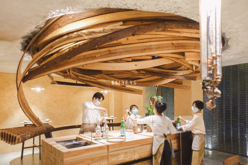 EMBERS,在城市裡觸摸森林,以料理詮釋屬於台灣的味道/台北仁愛路美食餐廳推薦