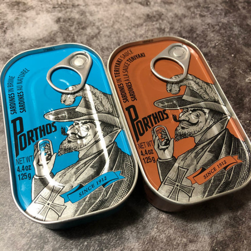 開箱美食 葡國老人牌沙丁魚罐頭 回憶葡萄牙的日子 這個就是要搭配薄餅和波特酒 在台灣也能吃到葡萄牙料理
