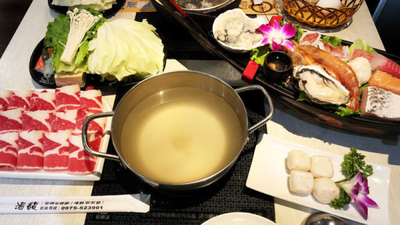 【台中南屯】湯馥台中一級戰區的平價火鍋店，晚來一定沒位子的超高CP值海鮮涮涮鍋。
