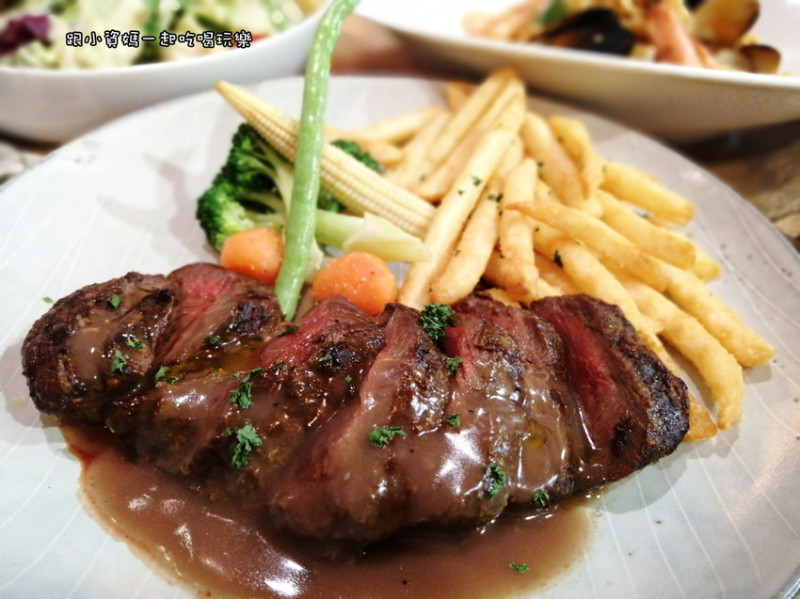 【大直美食記】水牛城美式餐廳BFLO/朋友聚餐/牛排/義大利麵/漢堡/沙拉/薯條/鄰近大直捷運站明水公園/台北中山區人氣餐廳推薦