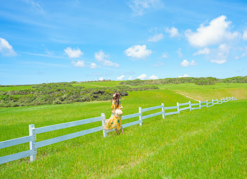 [墾丁景點]水蛙窟大草原-美如電腦桌布的綠草藍天景色!隱藏版墾丁打卡景點 @美食好芃友