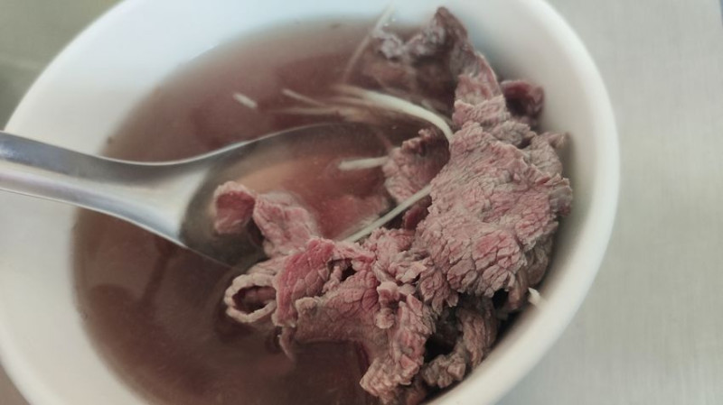 阿鳳牛肉湯-台南永康/富強路人氣牛肉湯肉燥飯 - 潔絲蜜愛生活
