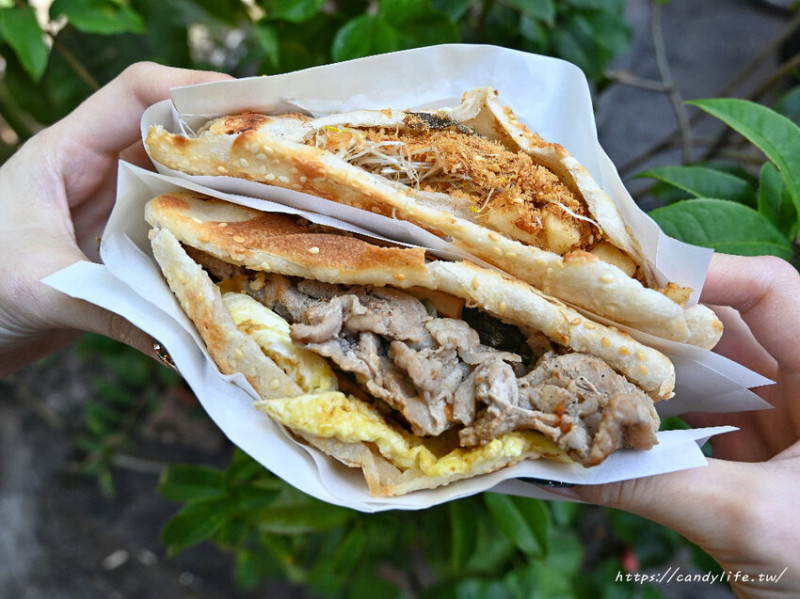 燒餅大爺｜台中燒餅推薦！來自花蓮50年老店，大玩創意口味，包入豆干酸菜，還有素燒餅也是招牌必買！