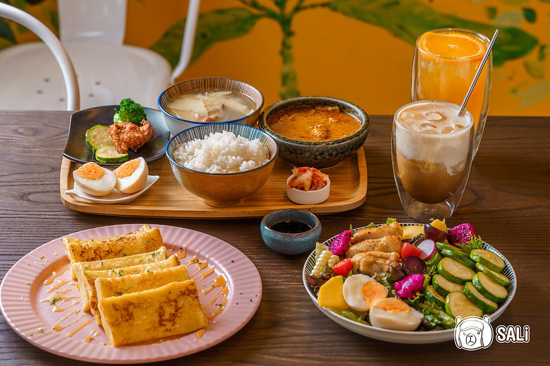 阿飛 Brunch｜台中火車站巷弄美食，文青植栽早午餐空間，推薦櫛瓜特色沙拉及印度風味咖哩雞（下午時段不休息）