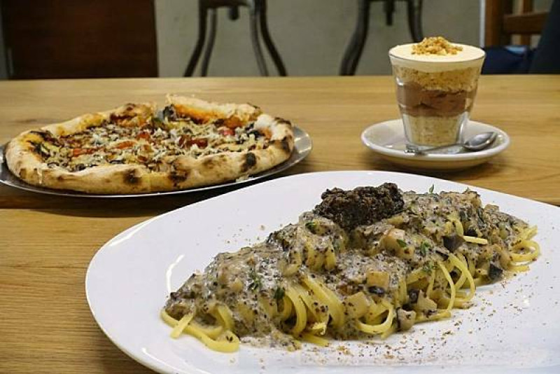 【台北｜民生社區美食】oddfish cafe｜寫蔬計畫019｜低調但美好，尋一處靜謐悠閒的台北 / 台北不限時咖啡廳