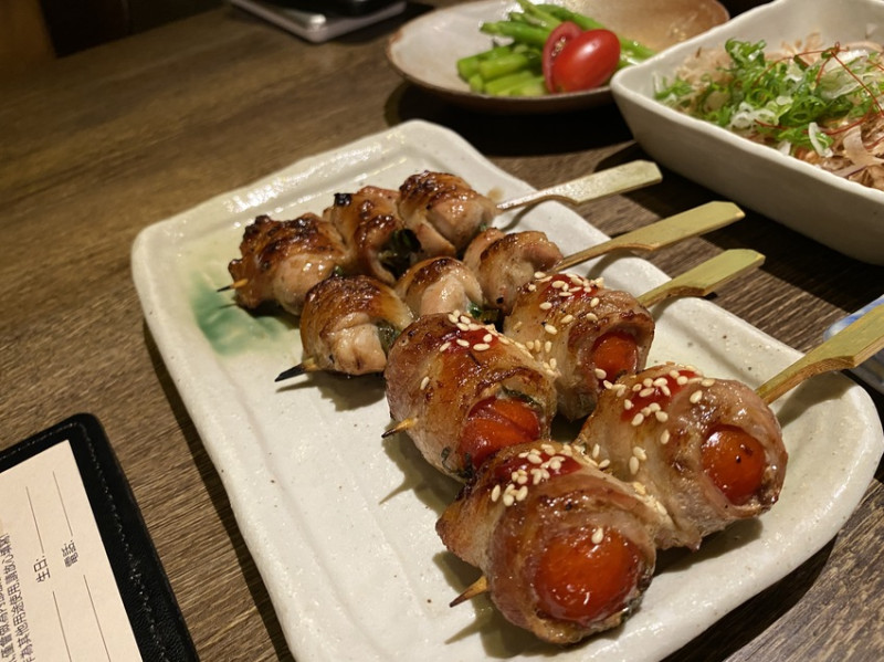 【台中 居酒屋】將軍府日式居酒屋(勤美店)，HighBall碰燒啤，女生想乾杯吃串燒的好去處