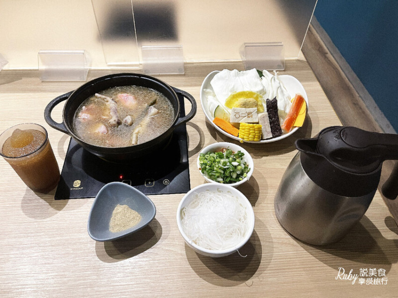 【台北士林美食】石二鍋 Fresh 士林旗艦店(附菜單)，旗艦店限定的鍋物，便宜好吃份量也吃的飽，每個月都有超值加購商品-近士林捷運站