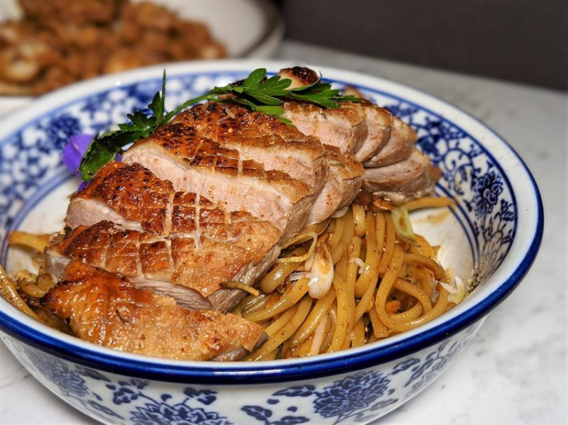 瑰秘GREY ME｜特色浮誇精緻調酒！大推獨特陳年酒醋鴨胸義大利麵！捷運六張犁餐酒館推薦、信義餐酒館推薦、信義餐廳推薦、台北餐酒館推薦