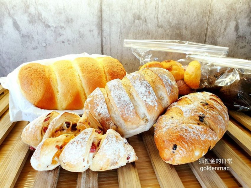 台中美食 │ 胖ㄑㄧㄚ本鋪 老顧客瘋搶軟歐麵包 豪氣掃購全系列的人氣麵包店 還有可愛麵包車巡迴快閃（見文末資訊）