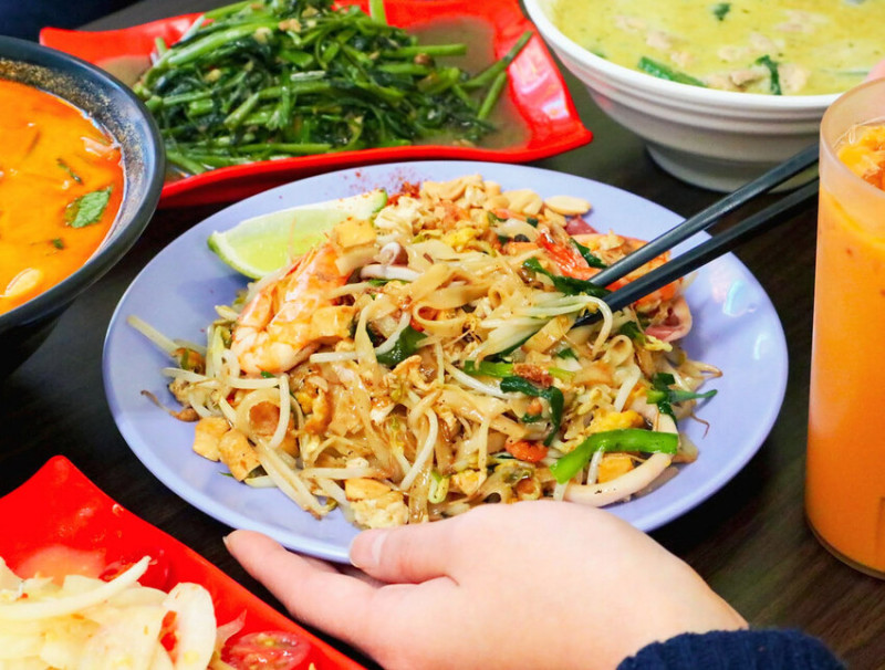 來碗泰。手炒濃郁蝦醬、料多實在泰式河粉，三重平價泰式料理新秀，三重國小站美食