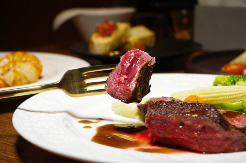 【 一日一便當 ．餐酒館】一個人也可以吃到藍帶主廚精心設計的單人套餐（二訪）．Rich大亨餐酒館