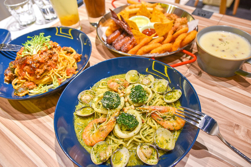 【台中南屯義大利麵推薦-亞丁尼義式麵屋永春店】平價大份量美味義大利麵，裝潢極具質感