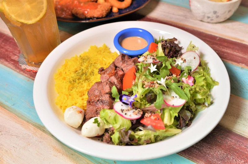 LEAH 力芽咖啡｜歐洲經典下午茶盛行招牌暖沙拉！專注為一的手沖精品咖啡！南屯咖啡廳推薦、南屯下午茶推薦、南屯早午餐推薦、台中親子餐廳推薦