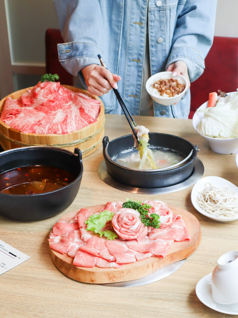 [ 台北美食 ]吾皇大大－朕的鍋物-中山站就能吃到 特別的蒙古宮廷鱘龍帝王鍋火鍋！
