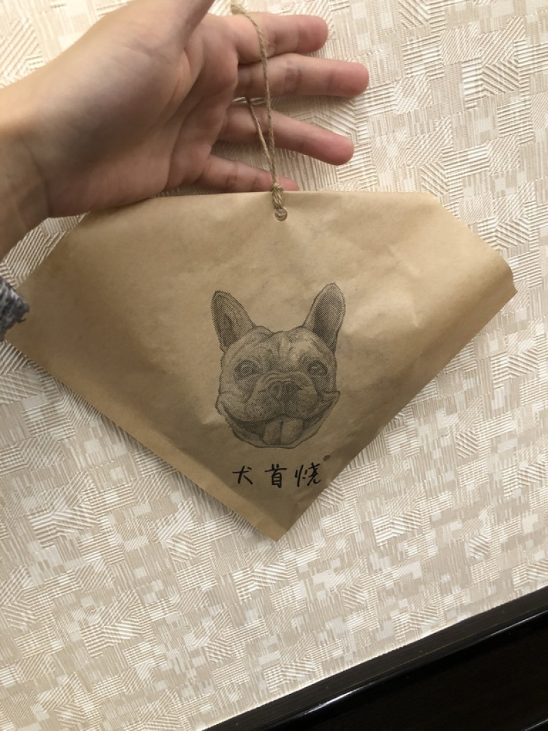 法國鬥牛犬頭照型的紅豆餅～口味很多，可以加麻糬加起士