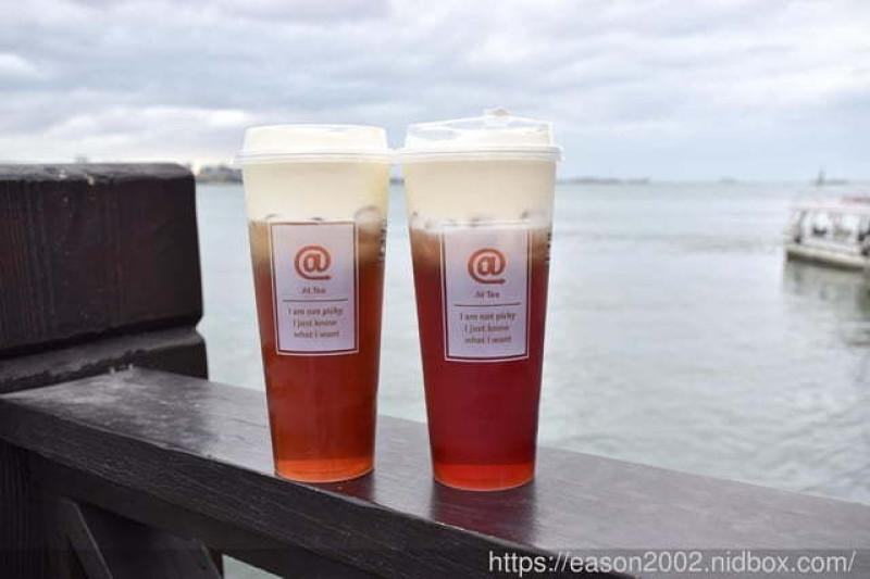 淡水手搖飲推薦。署茗職茶AtTea新北淡水店。優惠期間，指定商品第二杯半價。淡水老街手搖飲推薦