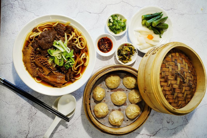 【台灣，宜蘭，五結鄉】在「親水89饗樂民宿」巧遇永康街的「高記」；自己做的小籠包，自己吃。（高記小籠包DIY）
