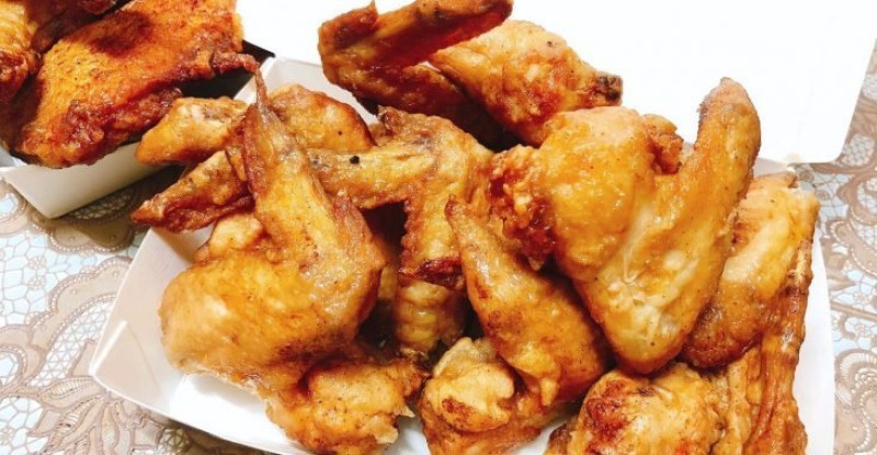 【黃金齊雞】炸物攤只營業五小時！翅中一支才2塊錢？10元可以買到三節雞翅．直接買雞翅山回家