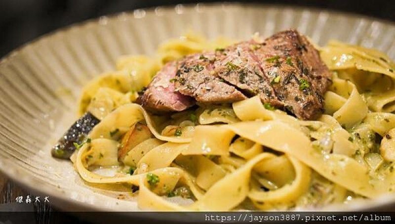 【食記】台北| 台北101站* REVE CAFE黑浮咖啡 超人氣黑松露餐食與甜點下午茶的美妙滋味