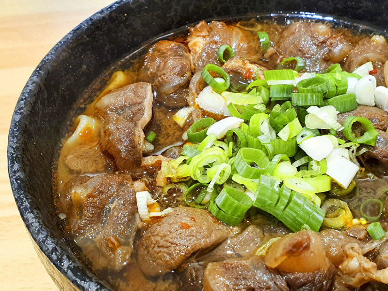 【斗六美食】麵家二眷-斗六店 四川紅燒牛肉麵/冰花煎餃 限量免費手工豆花 晚來一步就沒了