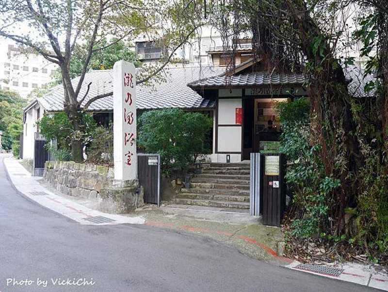 用百元享受百年溫泉浴場，北投瀧乃湯浴室