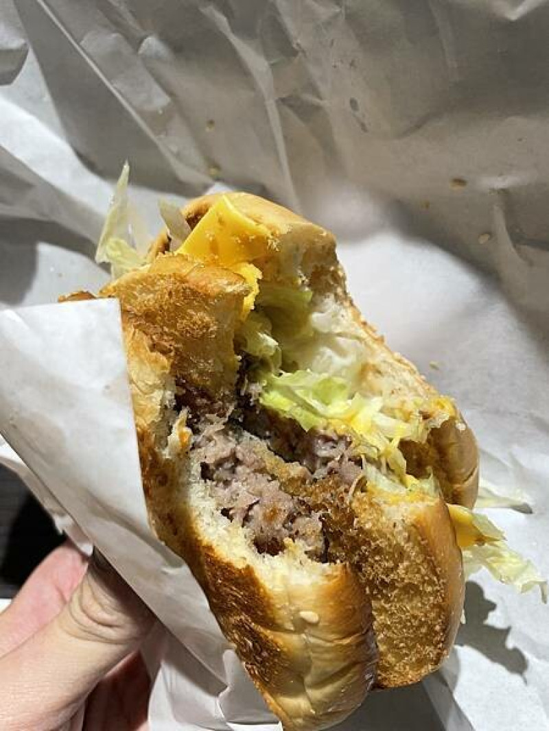 台北市中山區台北中山-圓山捷運站附近老牌台式漢堡炸雞-女王漢堡(附完整菜單)