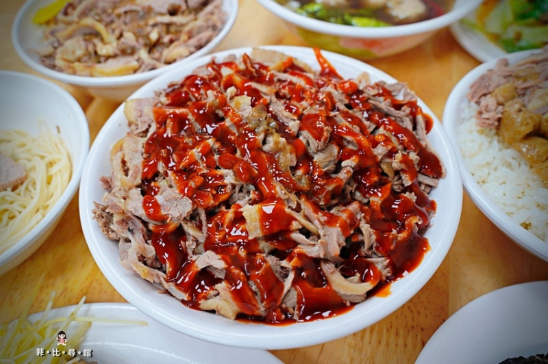 鍾予原味當歸鴨 大推鴨肉麵加肉 給您滿滿的鴨肉山 點湯類讓您喝湯喝到飽 平價美味的銅板美食 土城美食推薦！