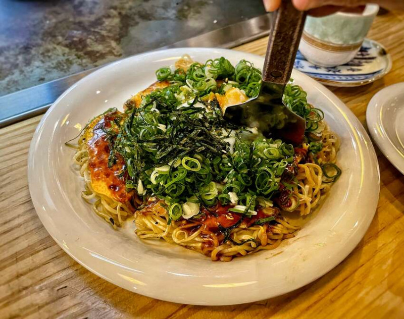 赤鐵廣島燒專賣店｜迅速竄紅的赤峰街美食，重回去日本旅遊的回憶吧！（附菜單）