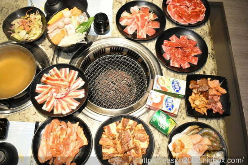 土城美食推薦。Shock 燒肉 土城星際店。燒肉吃到飽 KTV 包廂。多人派對 獨立式聚餐包廂(生日、尾牙、節日慶祝)