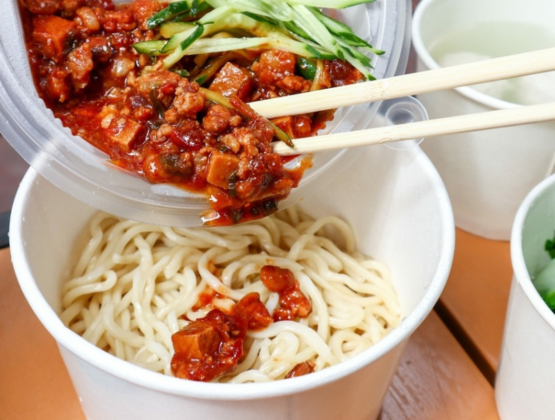 醬廚。台北小巨蛋隱藏版番茄炸醬麵，堅持不做速成美食，外帶也值得的家傳好手藝