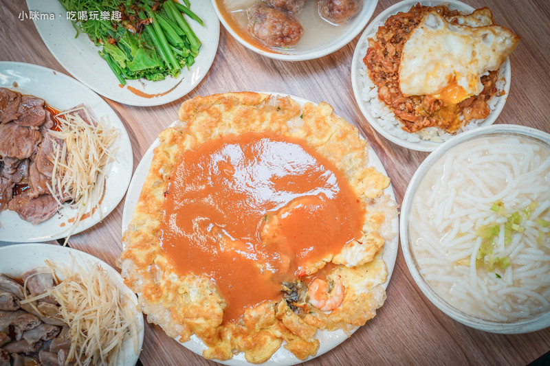 海山米粉湯 ▏湯頭清甜、米粉Q脆 一碗只要銅板價。營業到凌晨三點 還有各式黑白切。捷運海山站 / 土城宵夜推薦