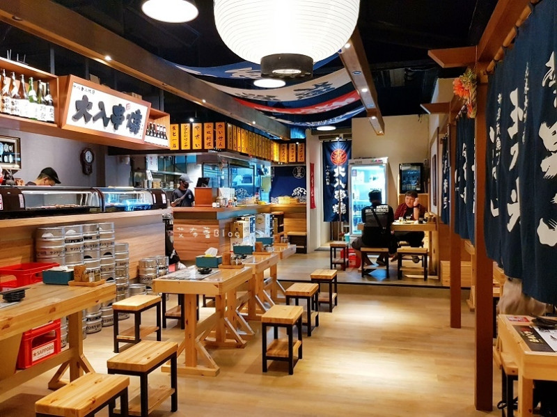 《高雄美食》大入串燒❤深夜食堂~入夜燈亮，超日式居酒屋｡