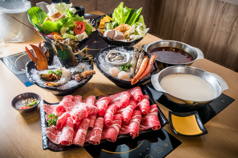 桃園市桃園區山崎昆布鍋物-藝文店｜矮子朋友揪起來！我矮我驕傲，越矮送越多肉片