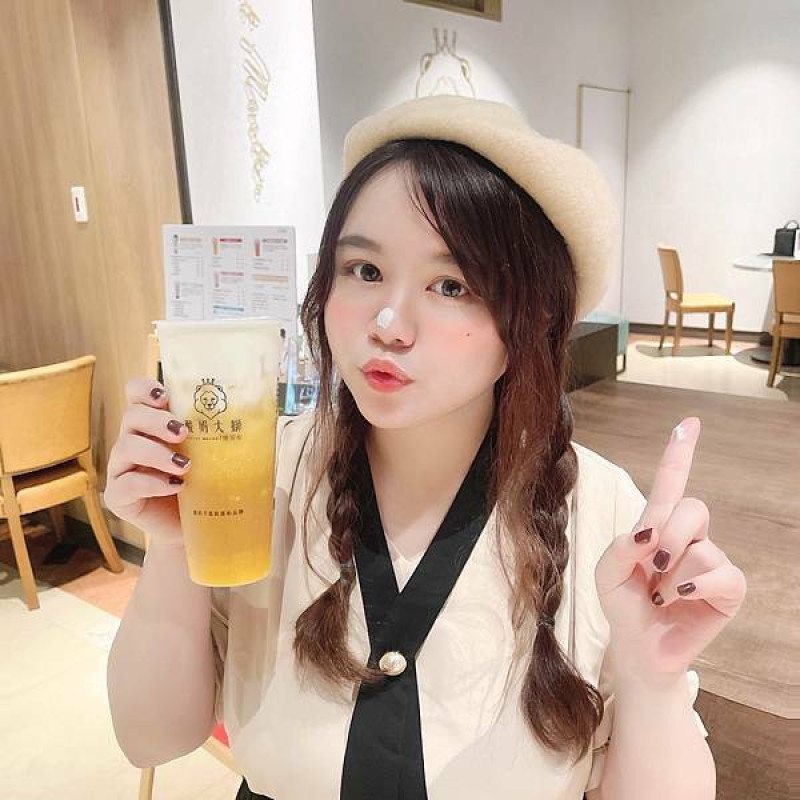 【酸奶推薦】酸奶大獅-台北新光信義新天地A11店～酸奶做公益、酸奶順口、好喝～每天18小時新鮮發酵～