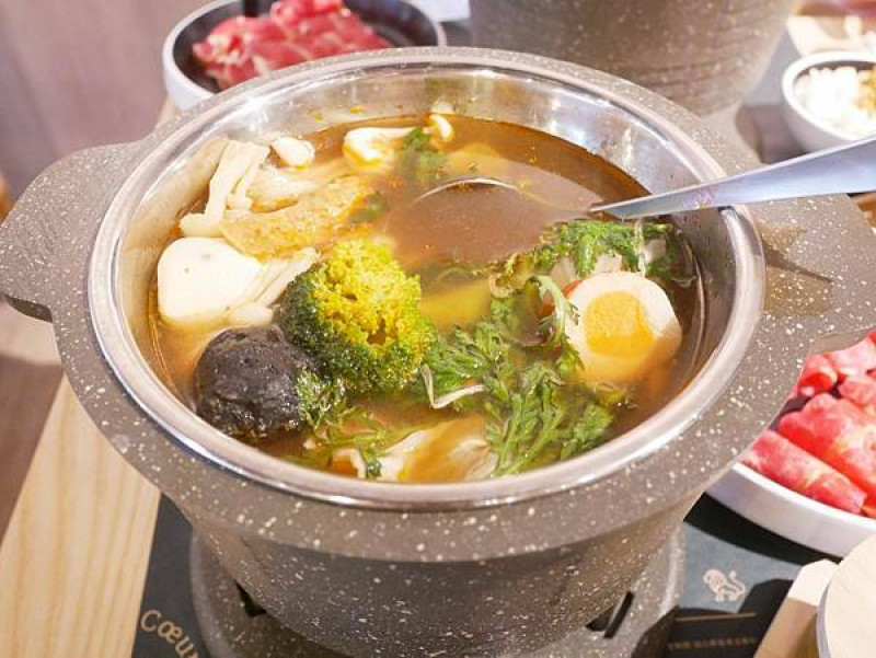 高雄「初心野獅」森林系、法式個人獨享鍋。